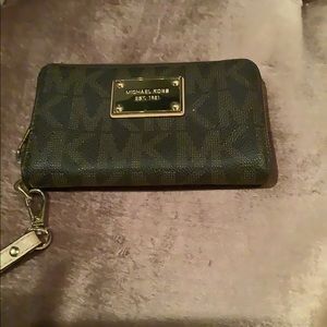 Michael Kors wristlet wallet